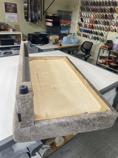 Ремонт сидушки дивана на мебельных лентах